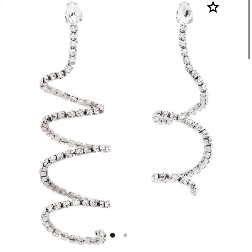 Area crystal spiral earrings😘